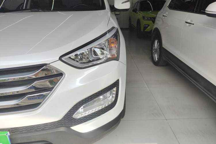 Used Hyundai Santa Fe 2015 2.0T Automatic Two-Wheel Drive Smart Version 5 Seats Left Front Headlight