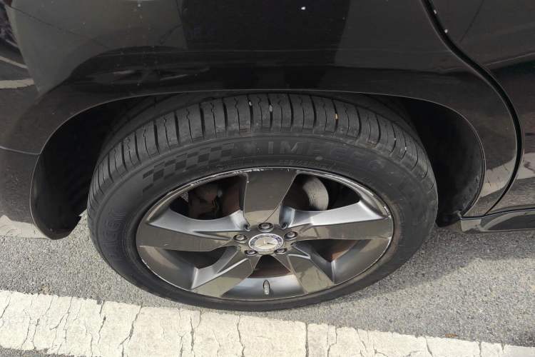 Used Mercedes-Benz GLK-Class 2013 GLK 300 4MATIC Dynamic Sunroof Model Right Rear Wheel Hub