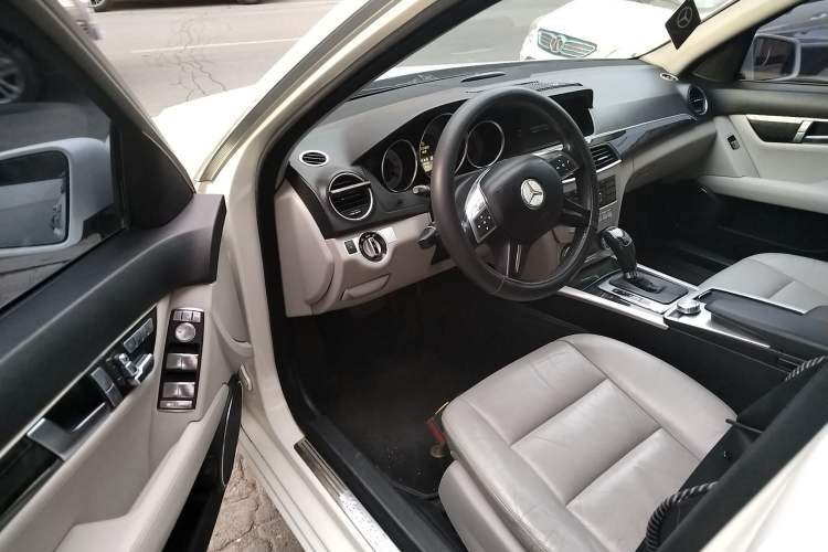 Used Mercedes-Benz C-Class 2011 C 200 CGI Fashion Model Driver Seat