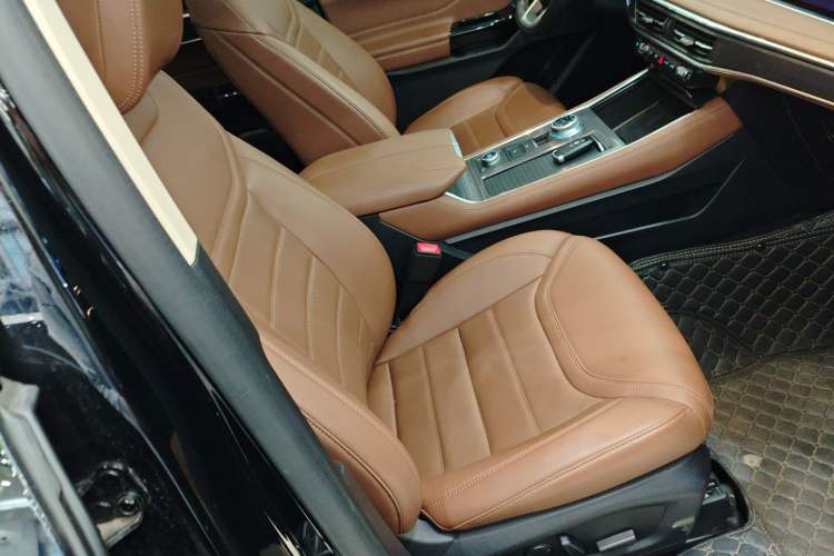 Used Ford Explorer 2023 EcoBoost 285 Four-Wheel Drive Stylish Plus Version 7 Seats