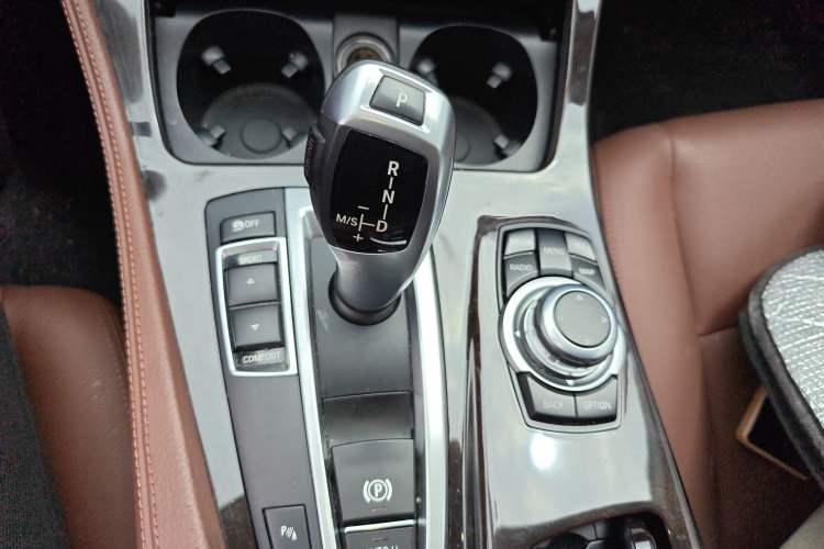 Used BMW 5 Series 2017 525Li Leading Model Gear Lever