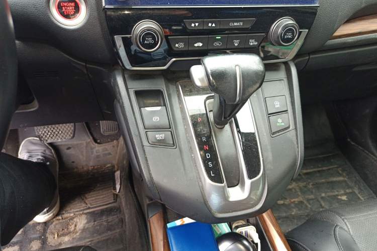 Used Honda CR-V 2019 Brilliant Edition Plus 240TURBO CVT Two-Wheel Drive Fashion Version China VI Emission Standard Gear Lever