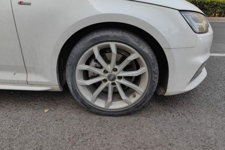 Used Audi A4L 2018 30th Anniversary Edition 40 TFSI Fashion Model
