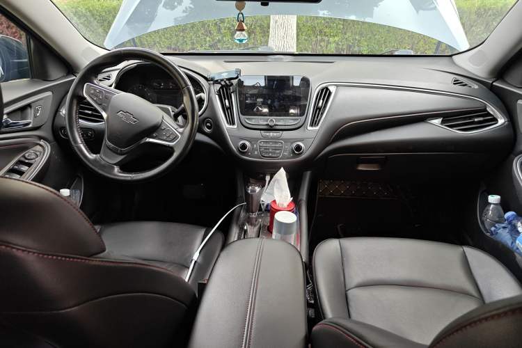 Used Chevrolet Malibu XL 2019 Redline 550T Automatic Sport Edition Center Console