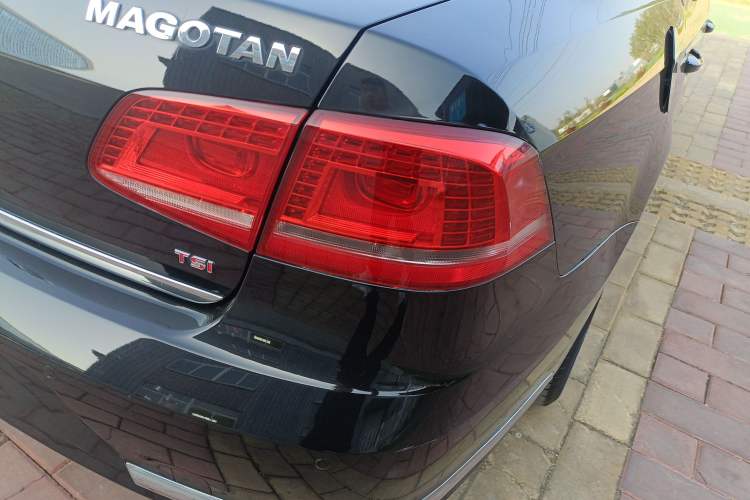 Used Volkswagen Magotan 2015 Revised Version 2.0 TSI Luxury Edition Exterior 3