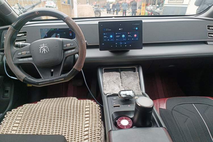 Used BYD Qin L 2024 DM-i 80KM Leading Model Center Console