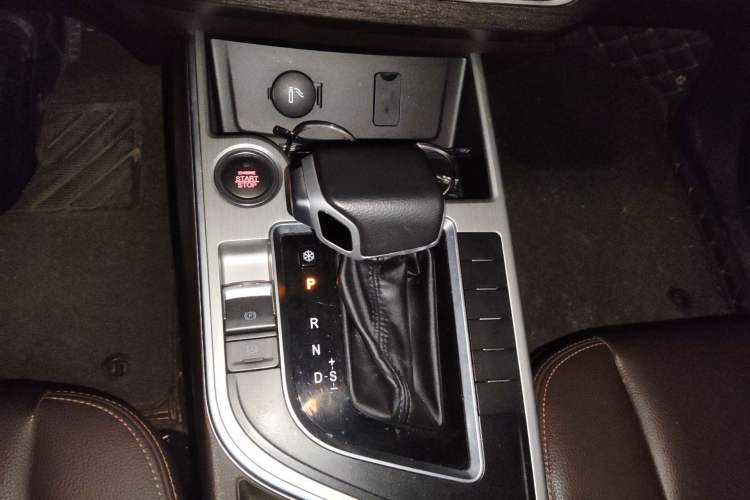 Used FORTHING Joyear X5 2017 Jingxiang Series 1.5T CVT Luxury Model Gear Lever