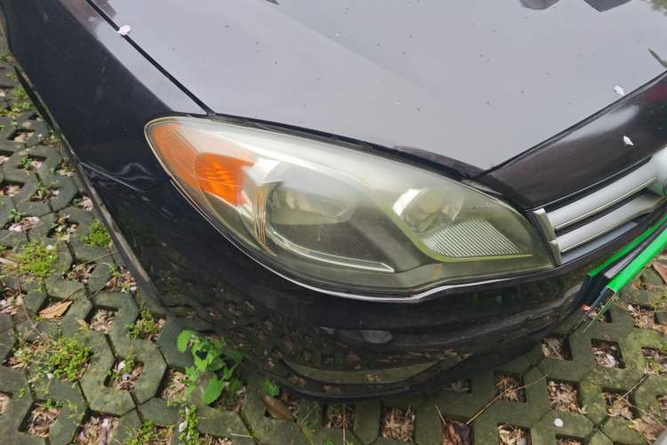 Used Soueast V5 Lingzhi 2012 1.5L Manual Comfort Edition Right Front Headlight