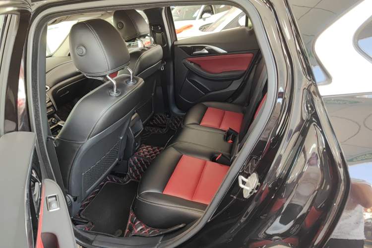 Used Infiniti QX30 2017 2.0T Four-Wheel Drive Fashion Edition
