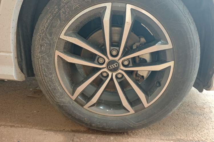 Used Audi Q3 2021 35 TFSI Progressive Dynamic Edition Right Front Wheel Hub