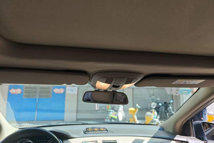 Used Mercedes-Benz R-Class 2014 R 320 4MATIC Luxury Model Headliner