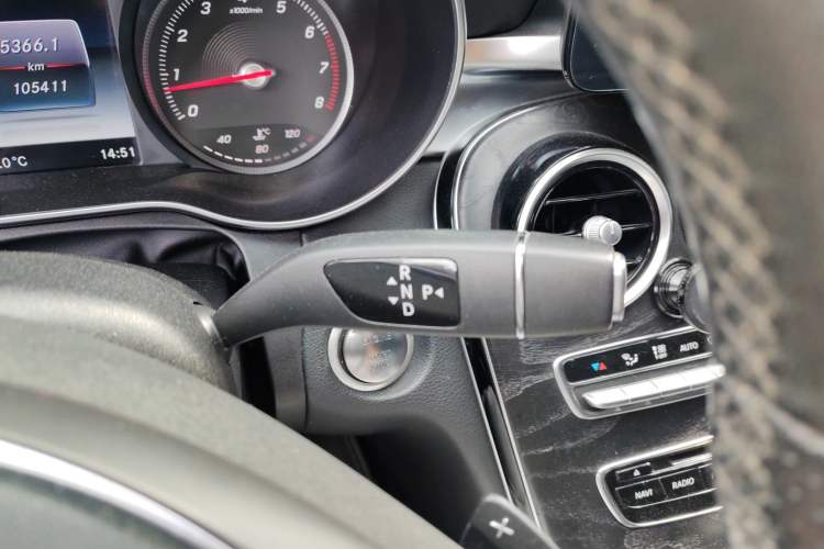 Used Mercedes-Benz C-Class 2018 C 180 L Fashion Edition Sport Version Gear Lever
