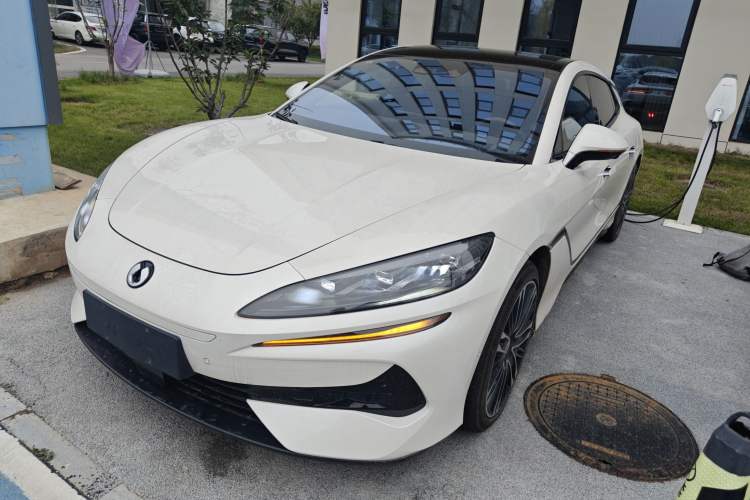 Used Denza Z9 2024 1100 km All-Wheel-Drive Ultra Version