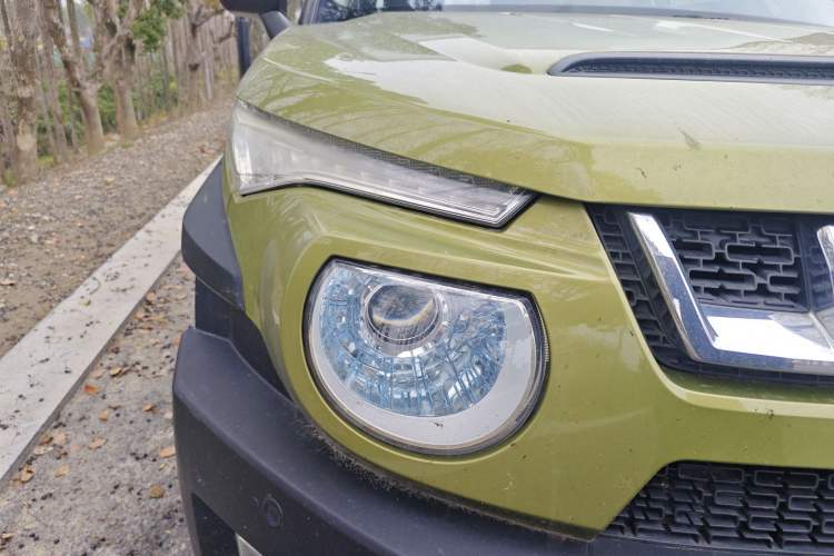 Used BAIC Off-Road BJ20 2016 1.5T CVT Luxury Model Right Front Headlight