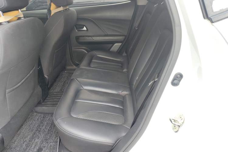 Used ORA iQ 2018 High-Range Version Smart Connectivity Model