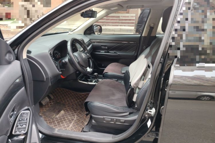 Used Mitsubishi Outlander 2020 2.0L Two-Wheel Drive Enjoyment Version 5 Seats
