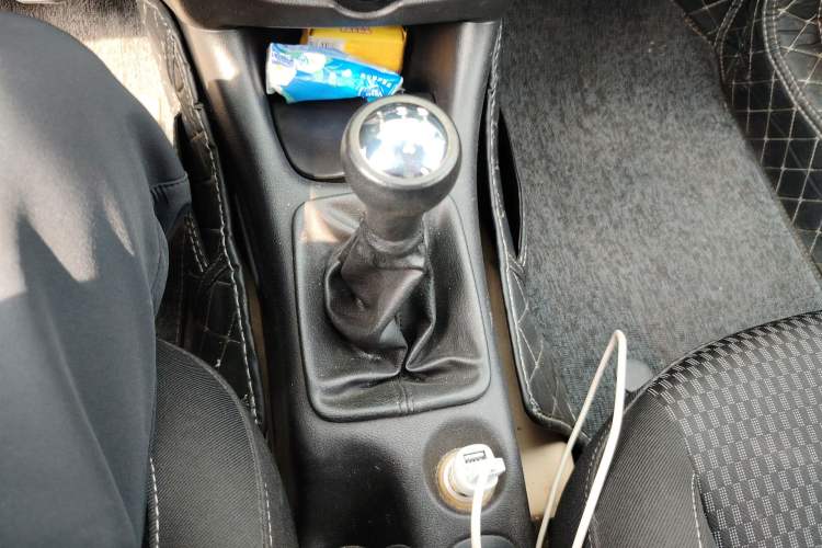 Used Peugeot 207 2011 Hatchback 1.4L Manual Yule Edition Gear Lever