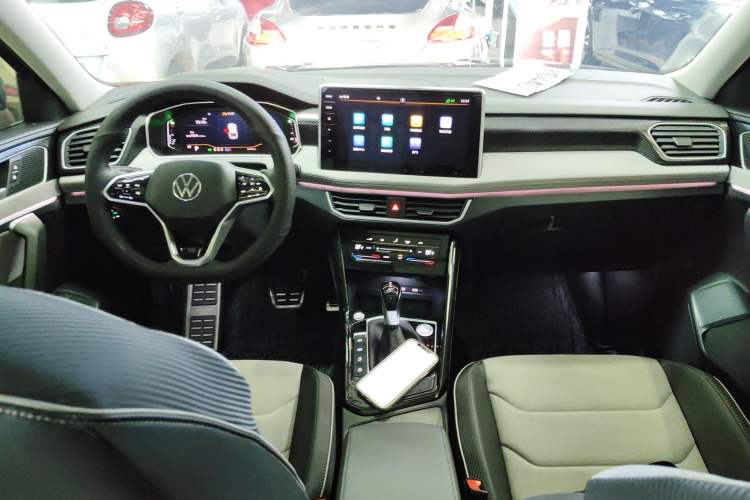 Used Volkswagen Tayron X 2023 330TSI Two-Wheel-Drive Prestige High-Energy Version Center Console