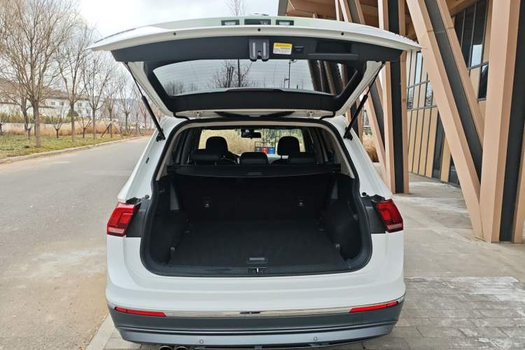 Used Volkswagen Tiguan L 2018 330TSI Automatic Two-Wheel Drive Comfort Edition
