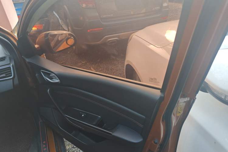 Used Baojun 310 2017 1.5L Automatic Fashion Model