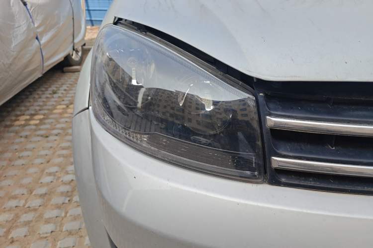 Used Great Wall Wingle 5 2013 2.0T European Version Two-Wheel Drive Elite Edition 6MT Compact Double-Cab GW4D20B
