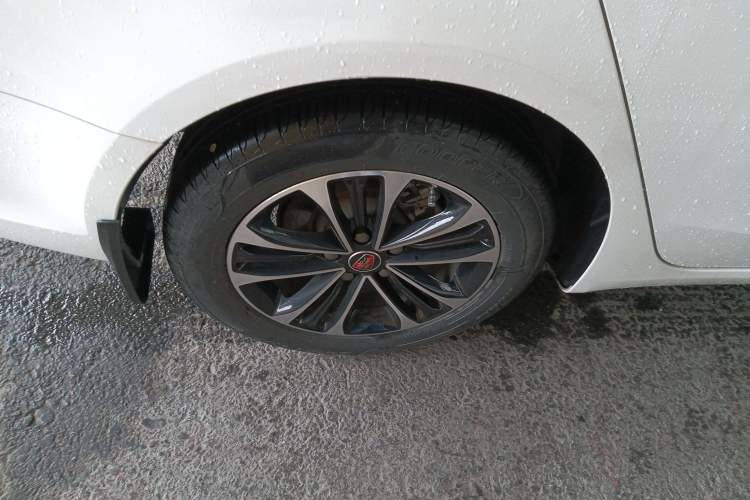 Used Roewe i6 2019 PLUS 1.6L CVT 4G Connected Luxury Deluxe Edition
