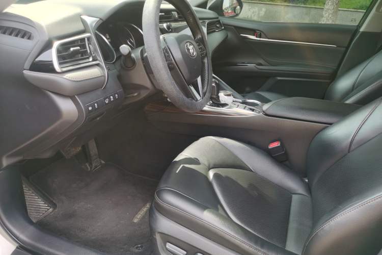 Used Toyota Camry 2019 2.0G Luxury Edition China VI Standard
