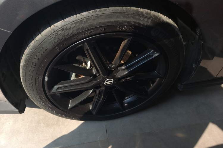 Used Changan UNI-V 2022 1.5T Prestige Version