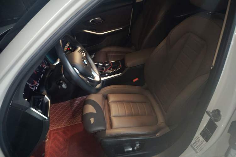 Used BMW 3 Series 2021 320i Sport Package
