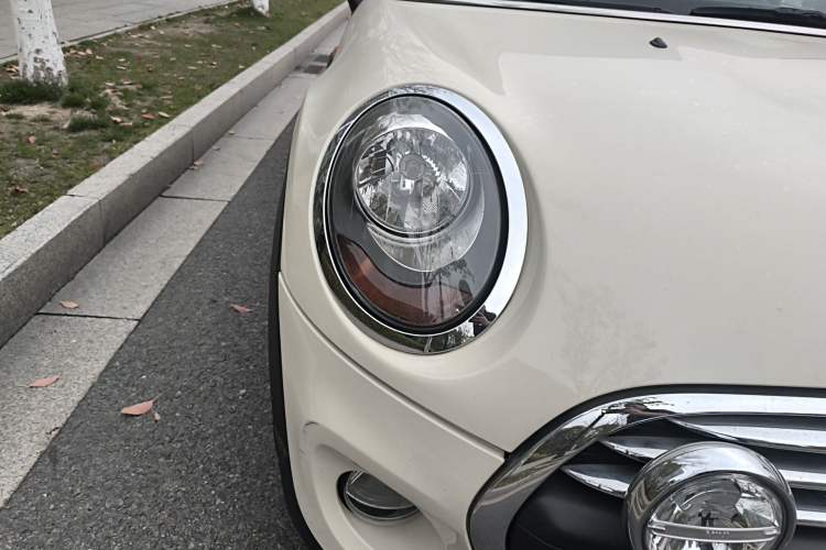 Used MINI 2018 1.5T ONE PLUS Five-Door Edition Right Front Headlight