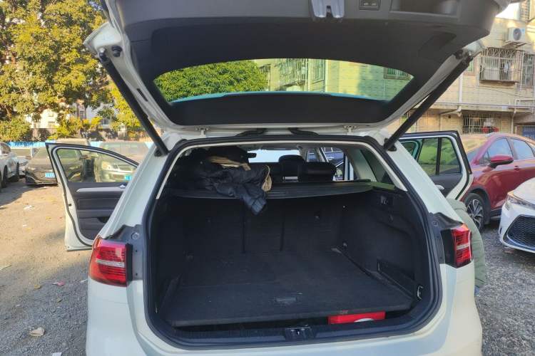 Used Volkswagen Variant 2018 380TSI Two-Wheel Drive Comfort Edition