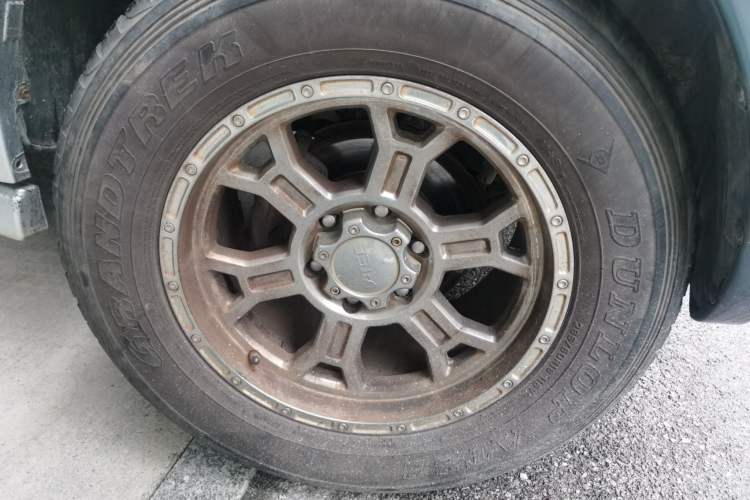 Used Mitsubishi Pajero 2011 V73 3.0L MT GL Right Front Wheel Hub