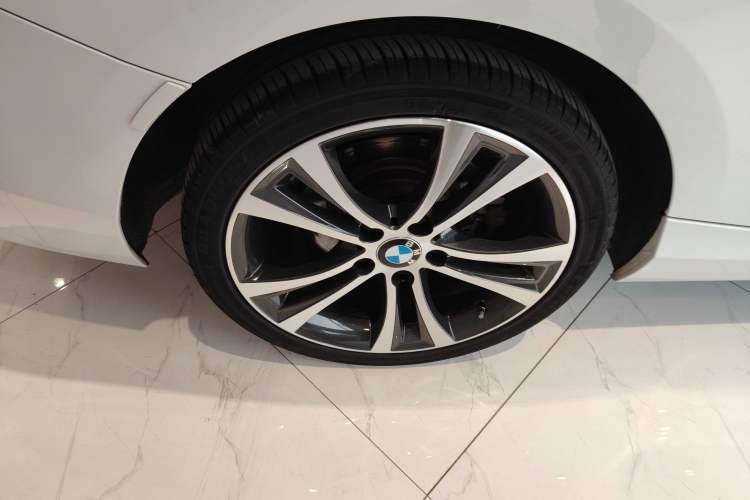 Used BMW 2 Series (Import) 2019 225i Convertible Coupe Sports Design Package
