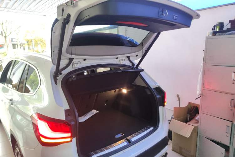 Used BMW X1 2020 xDrive25Li Luxury Edition Trunk