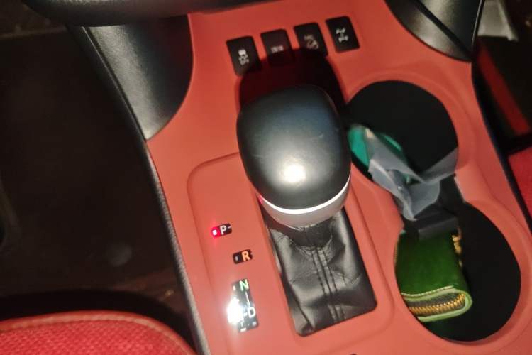 Used Toyota Highlander 2015 2.0T Four-Wheel Drive Luxury Navigation Version with 7 Seats
