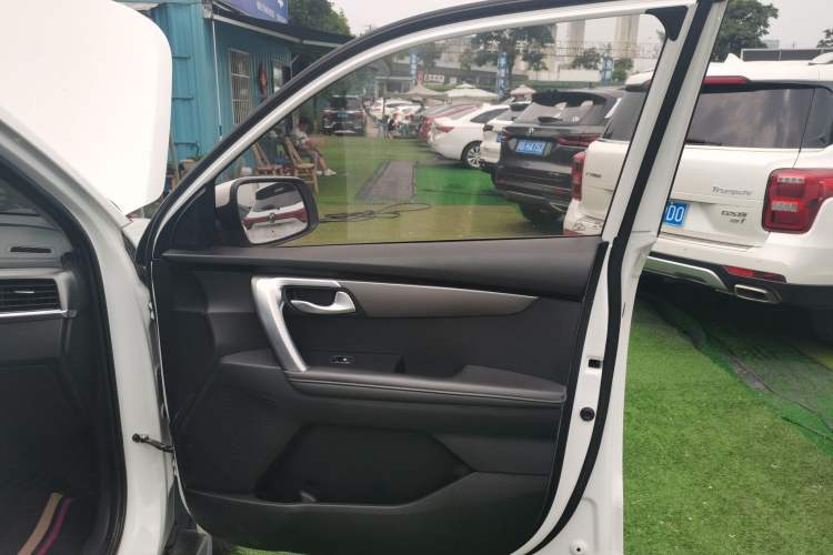 Used Kia Sportage R 2019 2.0L Automatic Smart Luxury Edition Interior 5