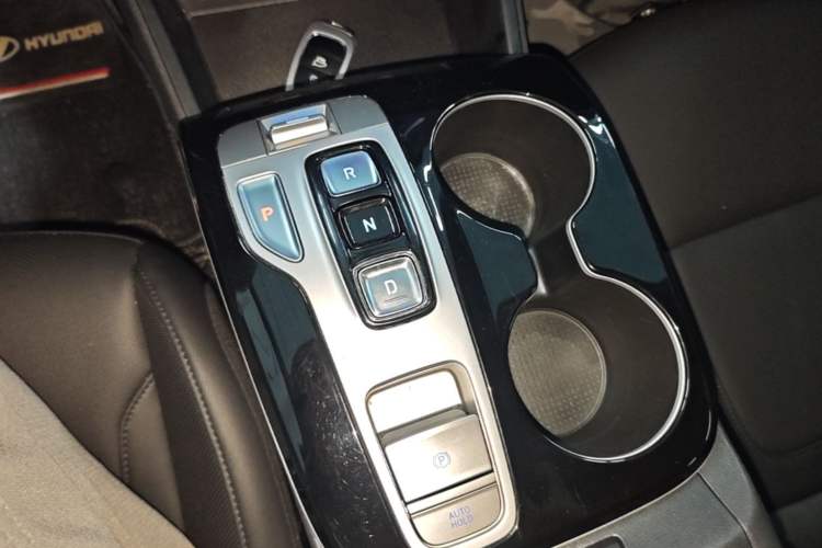 Used Hyundai Tucson 2021 Tucson L 1.5T DCT GLX Elite Edition Gear Lever