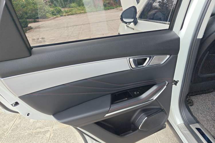 Used Bestune T99 2020 20TD Automatic Prestige Edition Interior 8