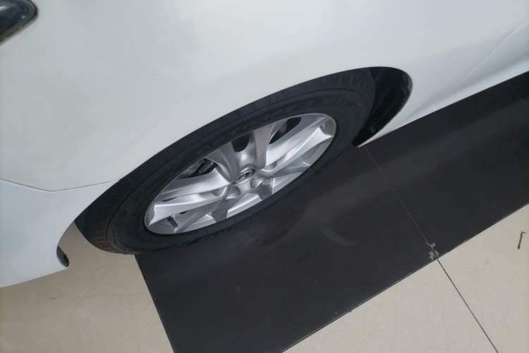 Used Mazda 3 Axela 2014 Sedan 1.5L Automatic Luxury Model Left Front Wheel Hub