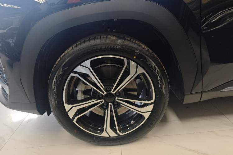 Used Geely Galaxy L7 2025 EM-i 115km Exploration Edition Left Front Wheel Hub