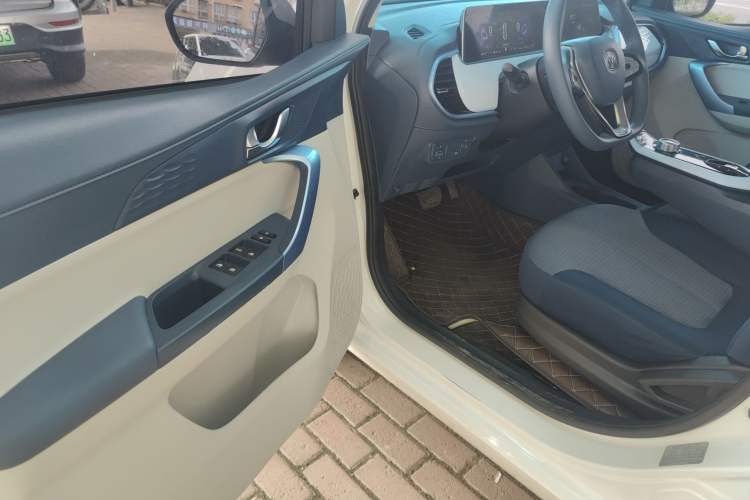 Used CHANGAN OSHAN Benni E-Star 2022 Charming Edition Colorful Model Lithium-Ion Battery Driver Seat