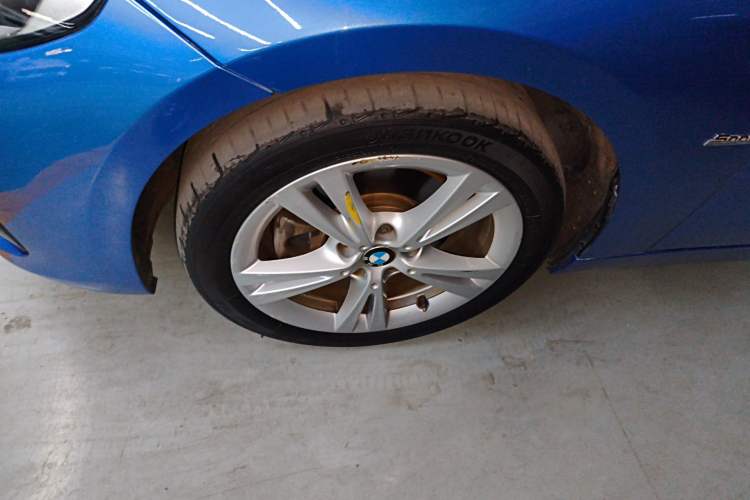 Used BMW 1 Series 2017 118i Design Package Model Left Front Wheel Hub