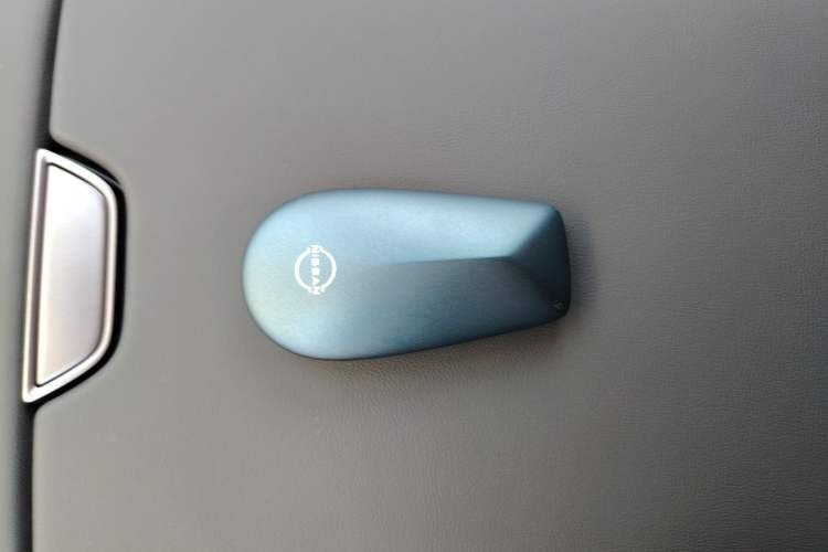 Used Nissan N6 2026 Model 180 Max Vehicle Key