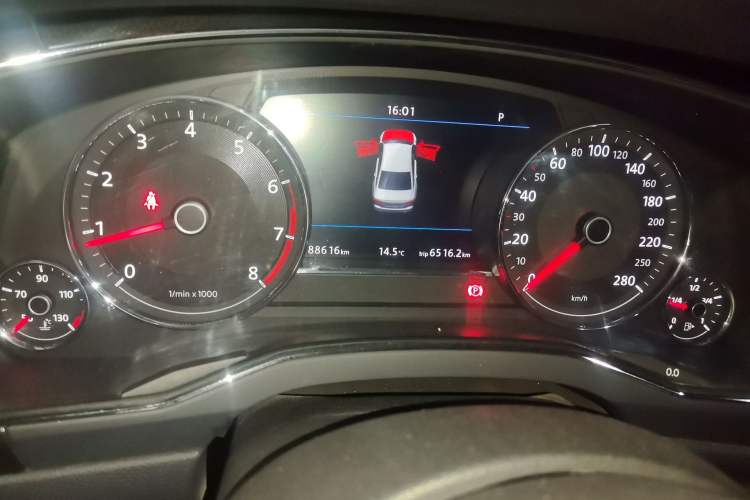 Used Volkswagen Phideon 2018 Revised Version 380TSI Two-Wheel Drive Business Edition Instrument Cluster