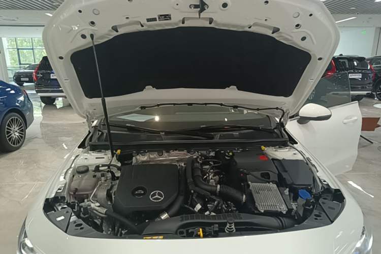 Used Mercedes-Benz CLA 2024-Year Facelifted CLA 200