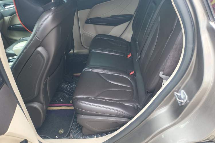 Used Lincoln MKC 2017 2.0T Two-Wheel-Drive Luxury Edition Left Rear Seat