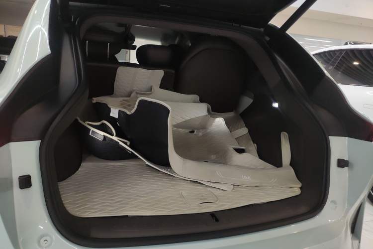 Used IM LS7 2023 90 kWh Elite Rear-Drive Version