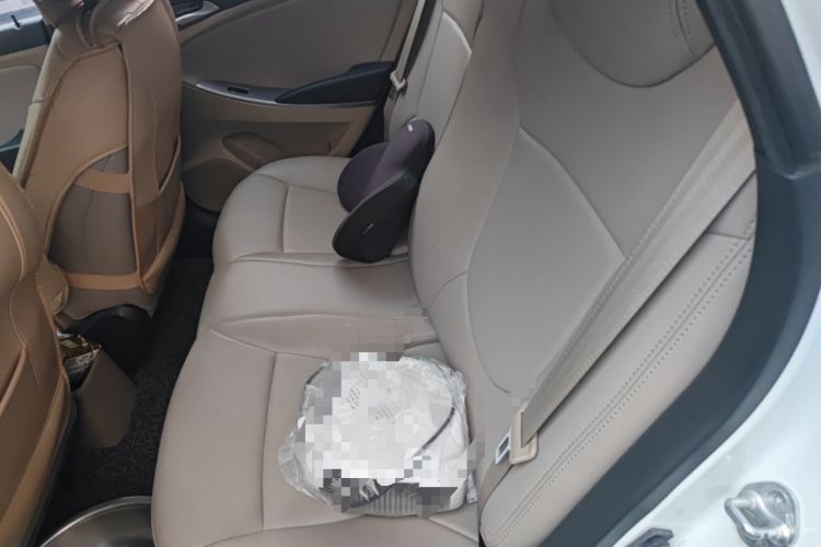 Used Hyundai Verna (older generation) 2014 1.4L Automatic Smart GLS Left Rear Seat