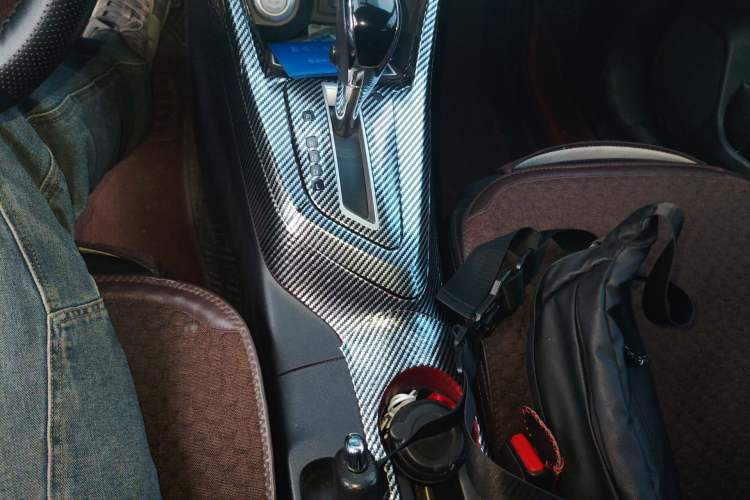 Used Nissan Lannia 2019 1.6L CVT Smart Connect Smart Cool Version China VI Standard Gear Lever