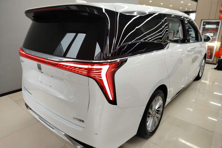 Used Buick Century 2023 2.0T Six-Seater Yinshi Edition
